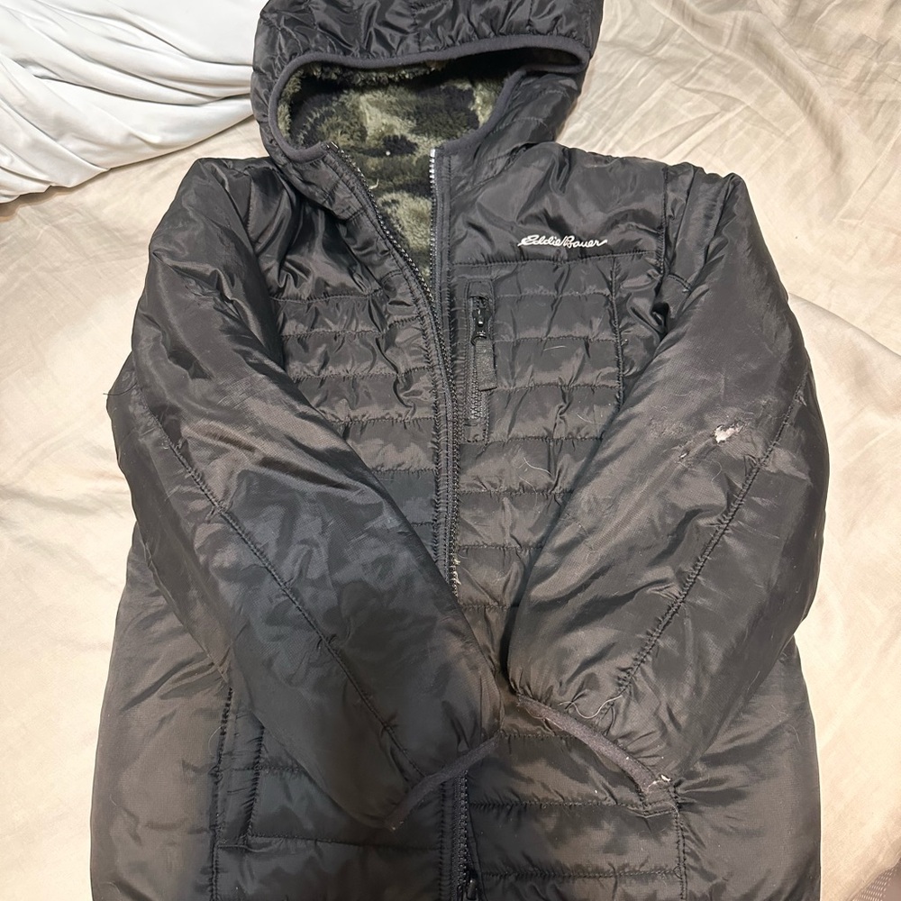 Boys XS Eddie Bauer Hooded reversible Jacket black puffer and green camo Sherpa